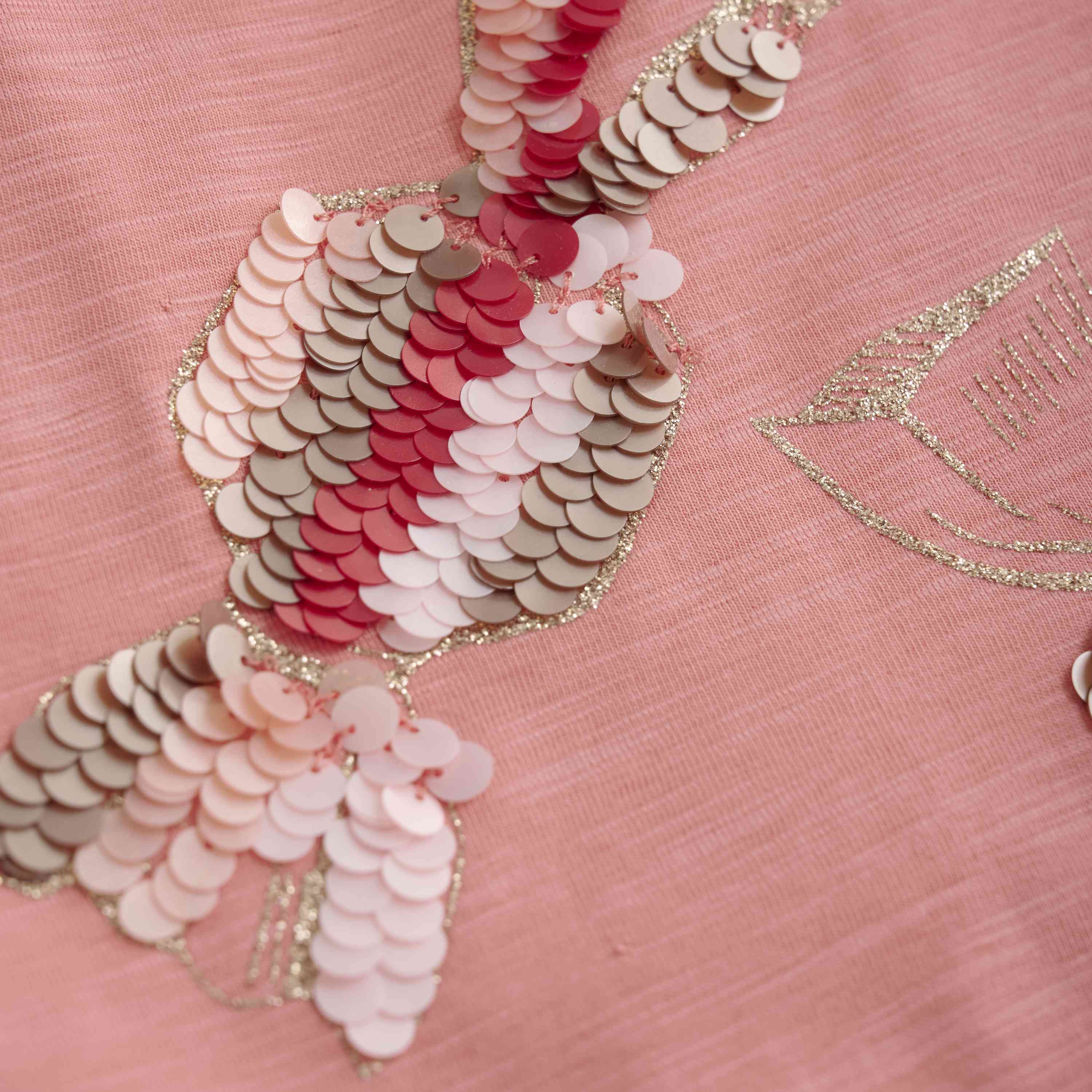 T-Shirt mit Paillettenmotiv – zauberhaft in Rosa - nila kids