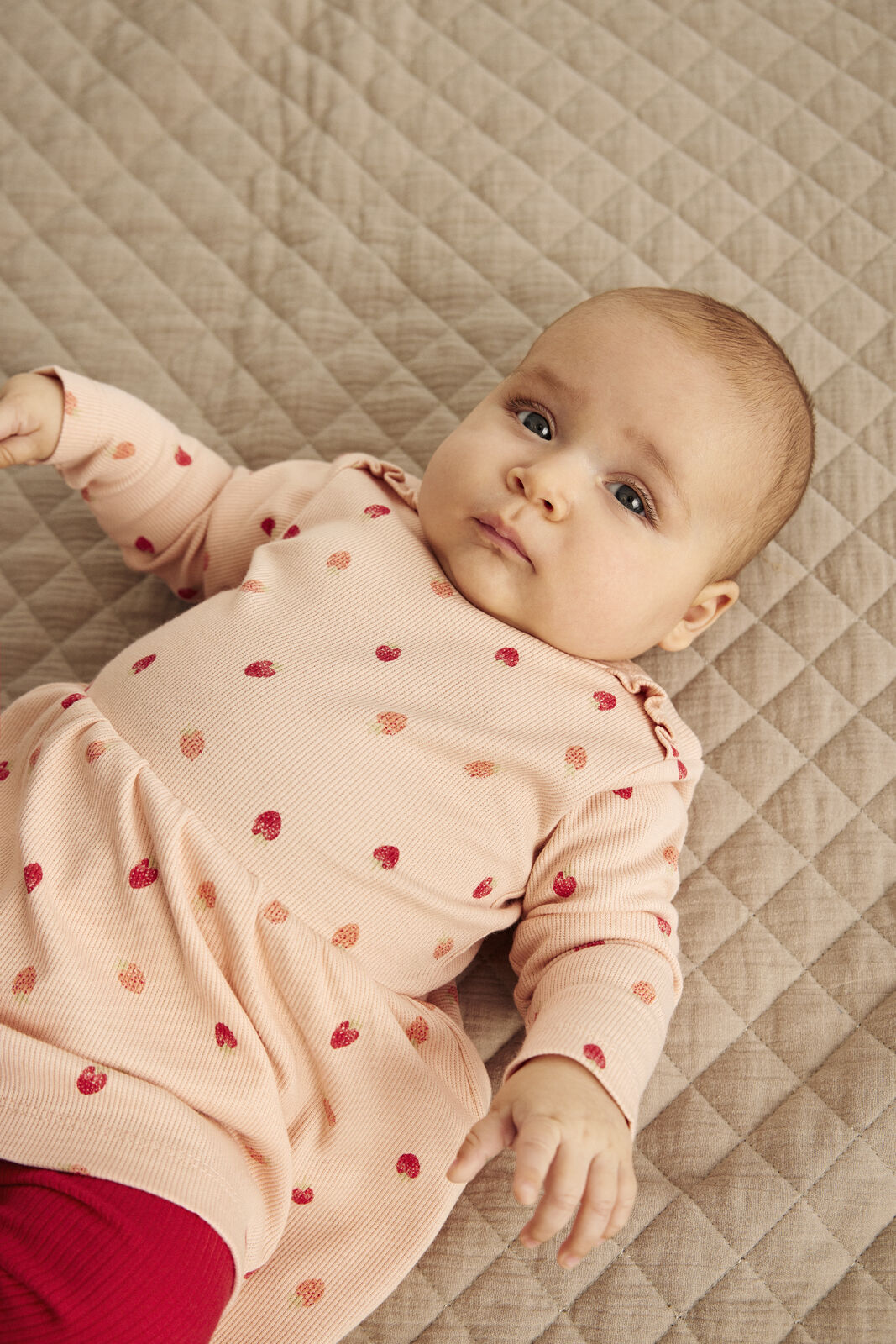 Kleid mit Allover-Print aus Ripp-Stoff - nila kids