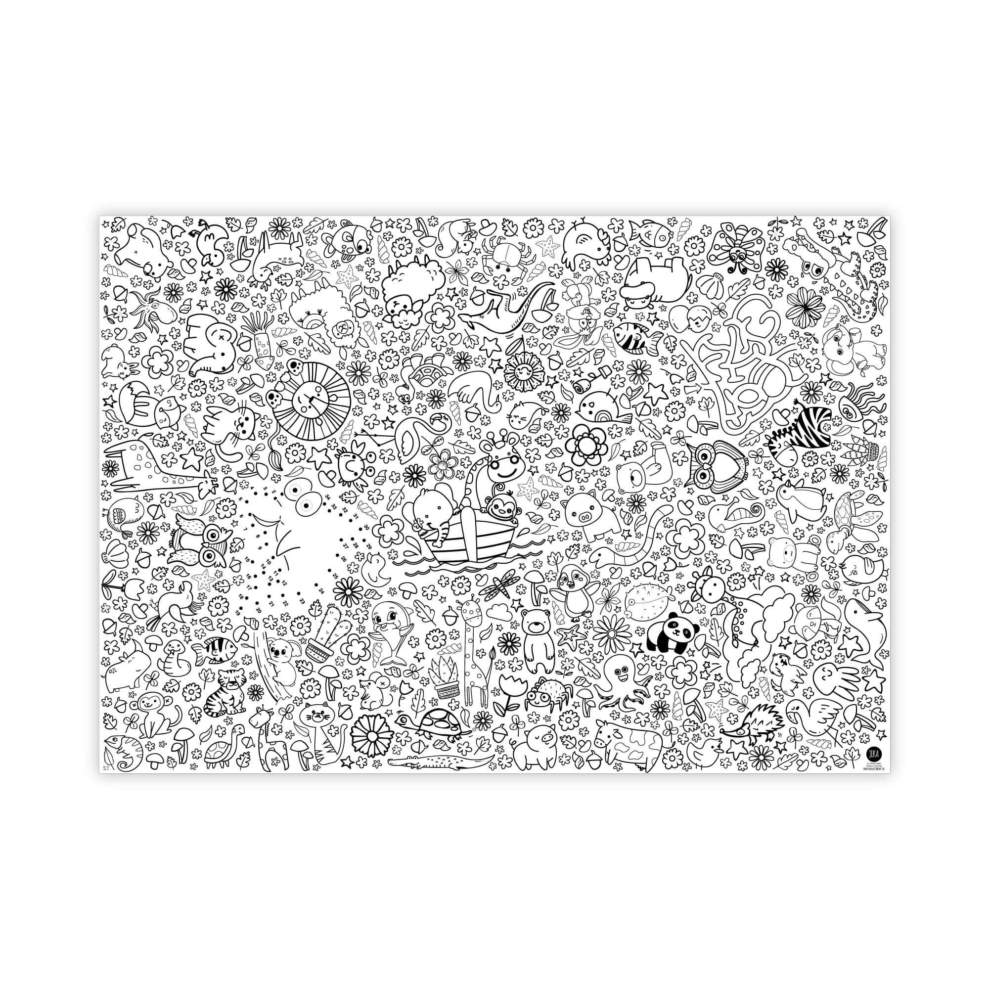 Eine detaillierte schwarzweiße Doodle-Illustration voller verschiedener süßer Figuren, Tiere, Einhörner, Naturelemente, Lebensmittel und skurriler Objekte. Das komplizierte Design bedeckt die gesamte Leinwand wie eine Ausmal-Tischdecke aus Papier Motiv Zoo von malmichbunt und schafft eine verspielte und chaotische Szene.